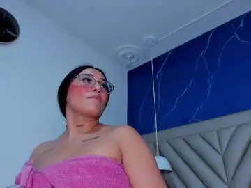 Chaturbate Nude Webcam of ibbie_