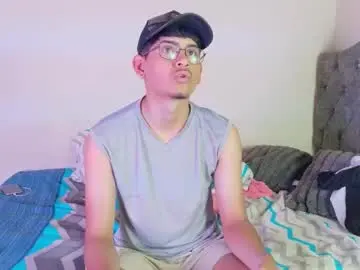 Chaturbate Live Sex Cam of andrew_logan_