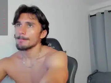 Chaturbate Live Sex Cam of axel_owen