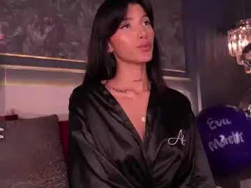 Chaturbate Live Sex Cam of evamoretti