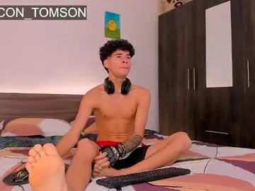 Chaturbate Best live sex cam show of milcon_thomson