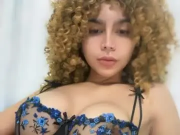 Chaturbate Live Sex Cam of damnperfectxx