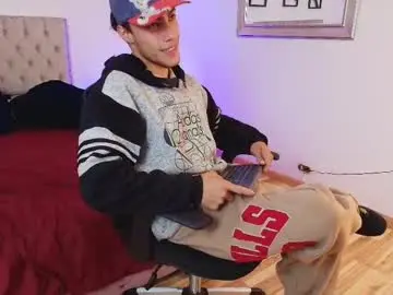 Chaturbate Nude Webcam of patrick_senova