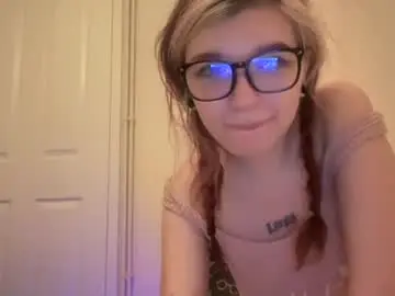 Chaturbate Free Porn Cam of lizzyylovesick