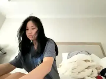 Chaturbate Live Sex Cam of emilychoi