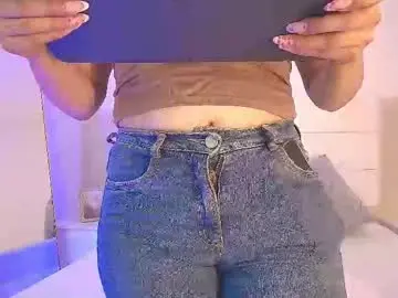 Chaturbate Adult Video Chat of alehia_cute