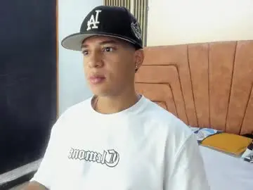 Chaturbate Free Live Porn of mathy_robert