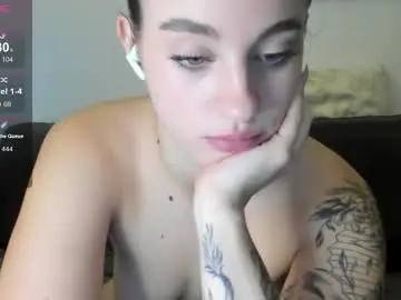 Chaturbate Live Sex Cam of lexisinnn