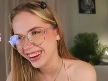 Chaturbate Watch Live Sex Cams of falinegelling