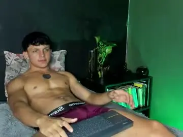 Chaturbate Live Porn of jamesgolden_