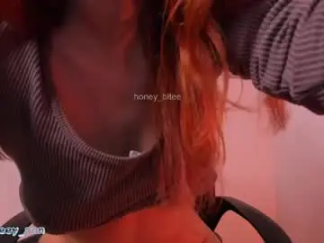 Chaturbate Live Porn of honey_bitee