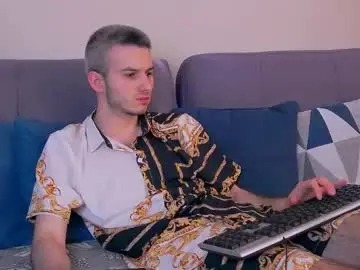 Chaturbate Live Sex Cam of magic_storms