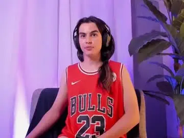 Chaturbate Live Sex Cam of sky_liink