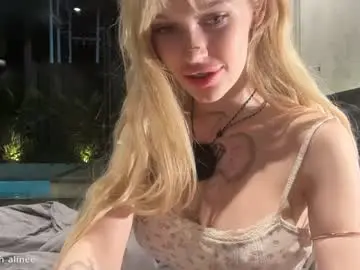 Chaturbate Live Porn of golden_alinee