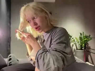 Chaturbate Adult Video Chat of golden_alinee