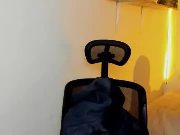 Chaturbate Sex Cam of emily_lindey