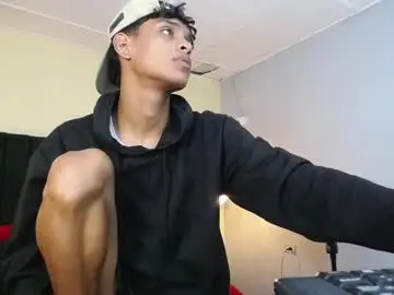 Chaturbate Live Sex Cam of jhos_padill