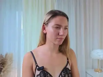 Chaturbate Live Sex Cam of liliamillet