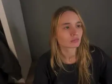 Chaturbate Live Sex Cam of lisa_schiele