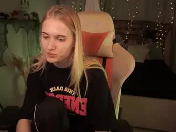 Chaturbate Adult Video Chat of monicavelen