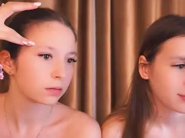 Chaturbate Live Sex Cam of wendiesetters