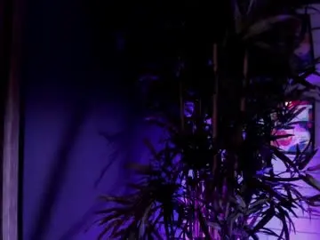 Chaturbate Live Sex Cam of micki__