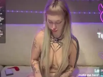 Chaturbate Live Sex Cam of gloryaaaa