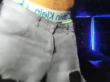 Chaturbate Live Porn of rolo_martinez