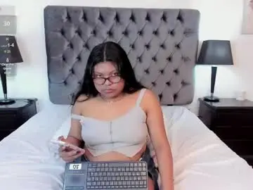 Chaturbate Live Sex Cam of kiri_black_