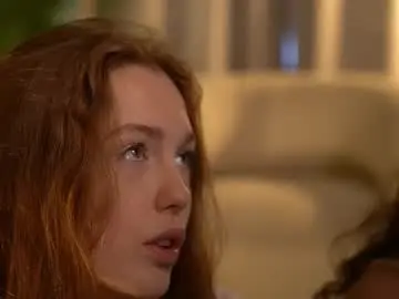 Chaturbate Live Sex Cam of miafleur