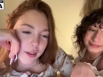 Chaturbate Watch Live Sex Cams of miafleur