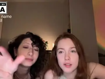 Chaturbate Live Sex Cam of miafleur