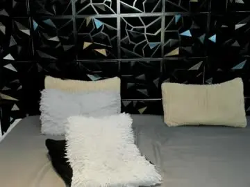 Chaturbate Adult Video Chat of robert_massivexxx