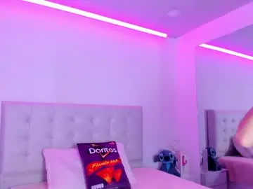 Chaturbate Live Sex Cam of vanessa_cruz_18