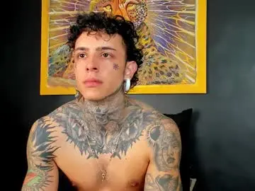 Chaturbate Free Live Porn of aron_ford