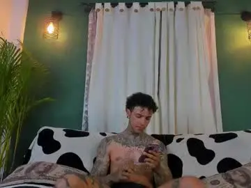 Chaturbate Adult Webcams of aron_ford