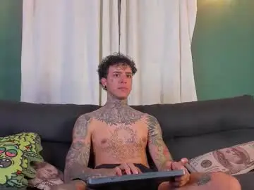Chaturbate Sex Cam of aron_ford