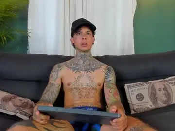 Chaturbate Nude Webcam of aron_ford