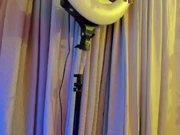 Chaturbate Live Sex Cam of aron_ford