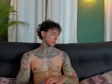 Chaturbate Live Sex Cam of aron_ford