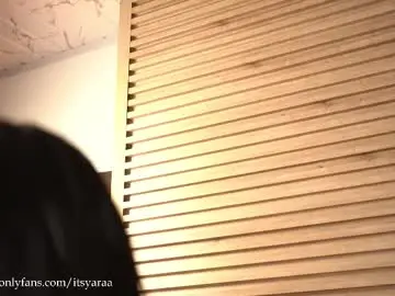 Chaturbate Watch Live Sex Cams of itsyaraa