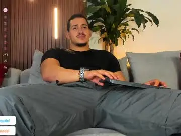 Chaturbate Live Sex Cam of lucasanto_