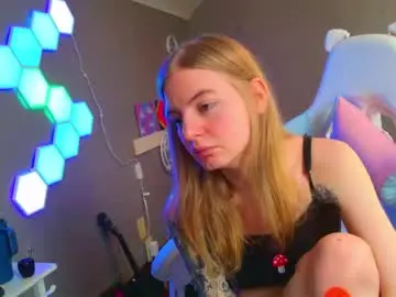 Chaturbate Best live sex cam show of skyiswoke