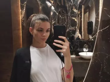 Cherry Nude Webcam of evahair