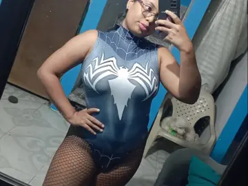 Cherry Nude Webcam of belindathompso