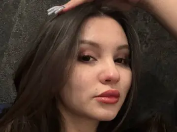 Cherry Adult Webcam of melaniaray