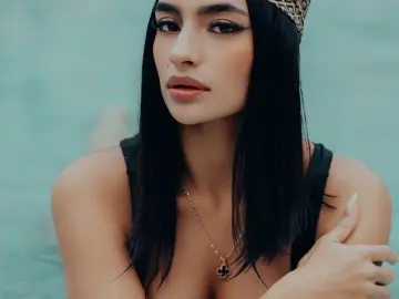 Cherry Watch Live Sex Cams of izzywild