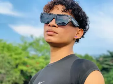 Imlive Adult Video Chat of LittleHorny01352