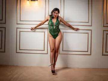 Imlive Free Live Porn of AlessandraxRose