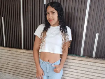 Imlive Live Sex Cam of LilyFlower